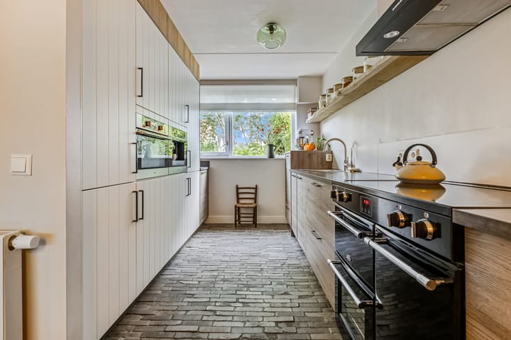 Photo 3 of Waterlelie 36