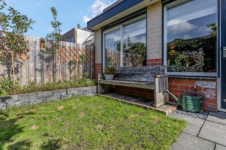 Photo 49 of Waterlelie 36