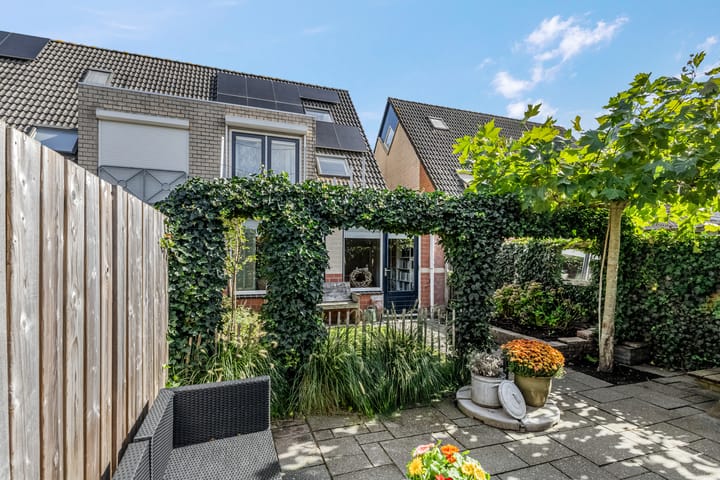 Photo 56 of Waterlelie 36