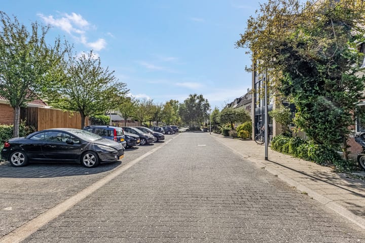 Photo 61 of Waterlelie 36