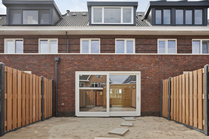 Foto 15 van John Kraaijkampstraat 12