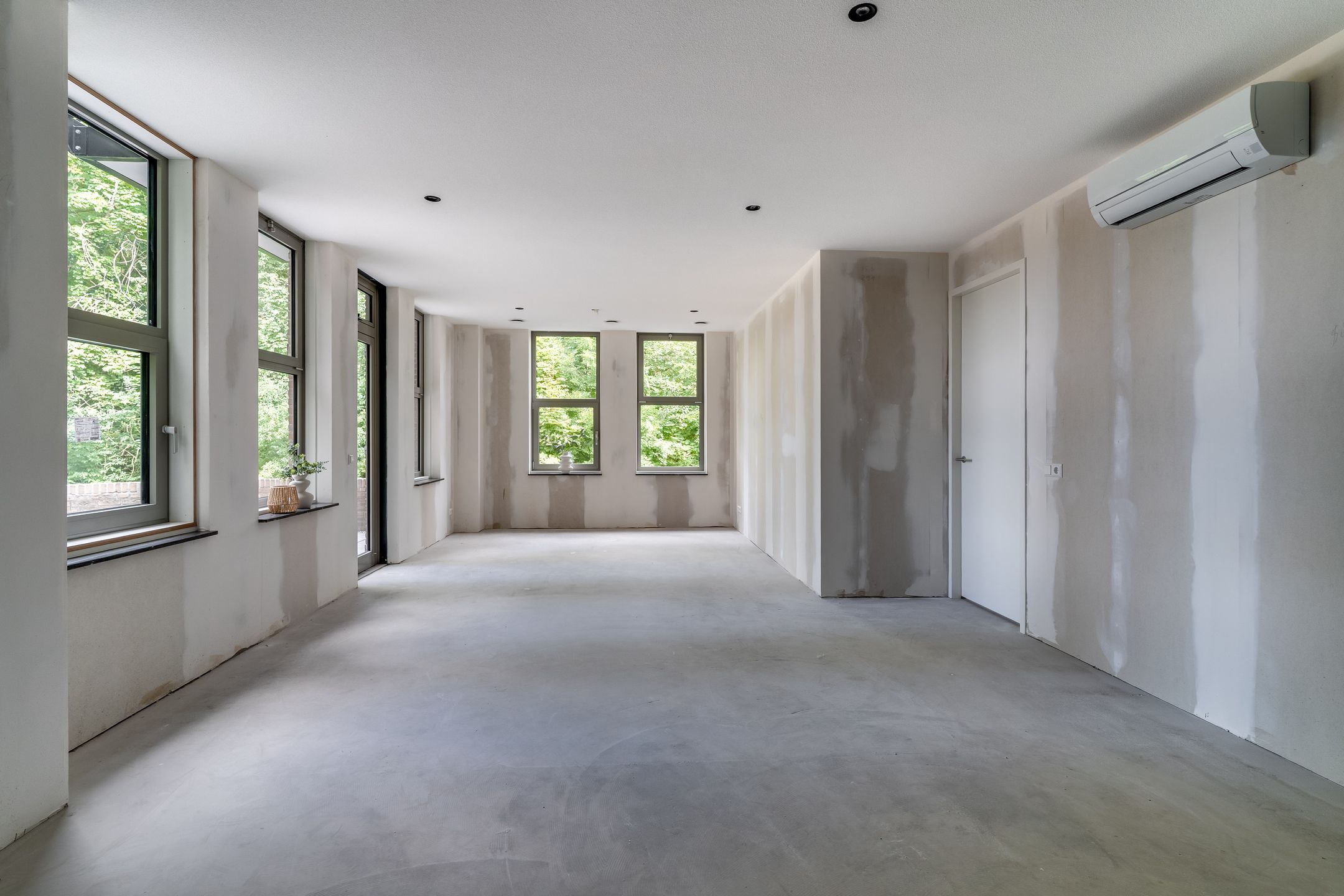 Photo 9 of Raadhuisplein 4