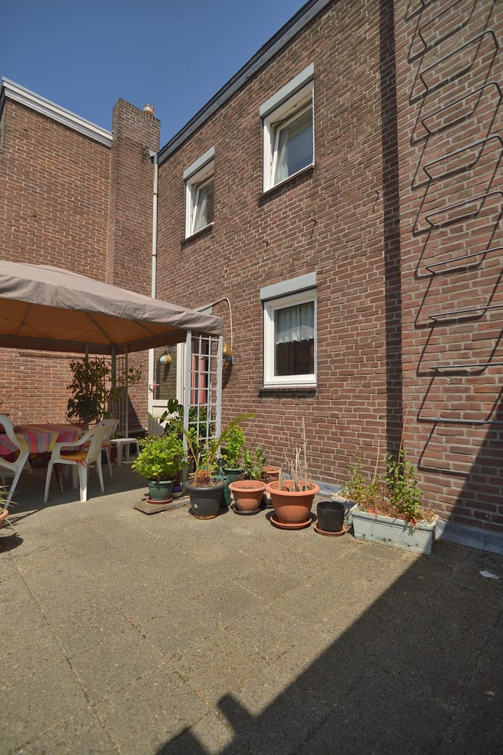 Photo 28 of Willemstraat 59