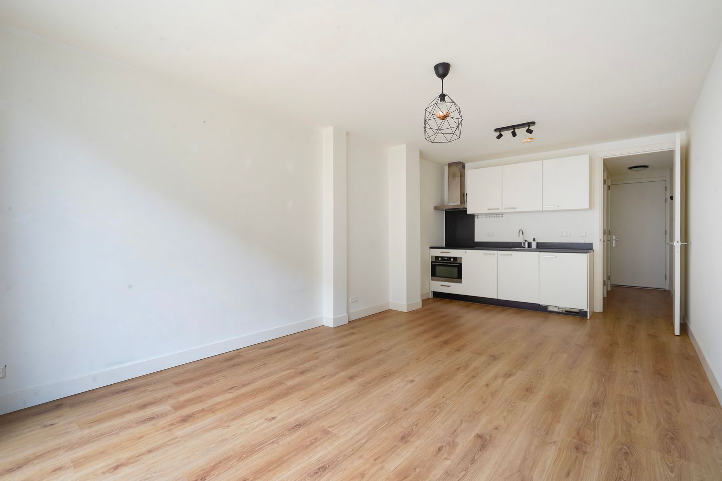 Photo 14 of Lyonnetstraat 9-D