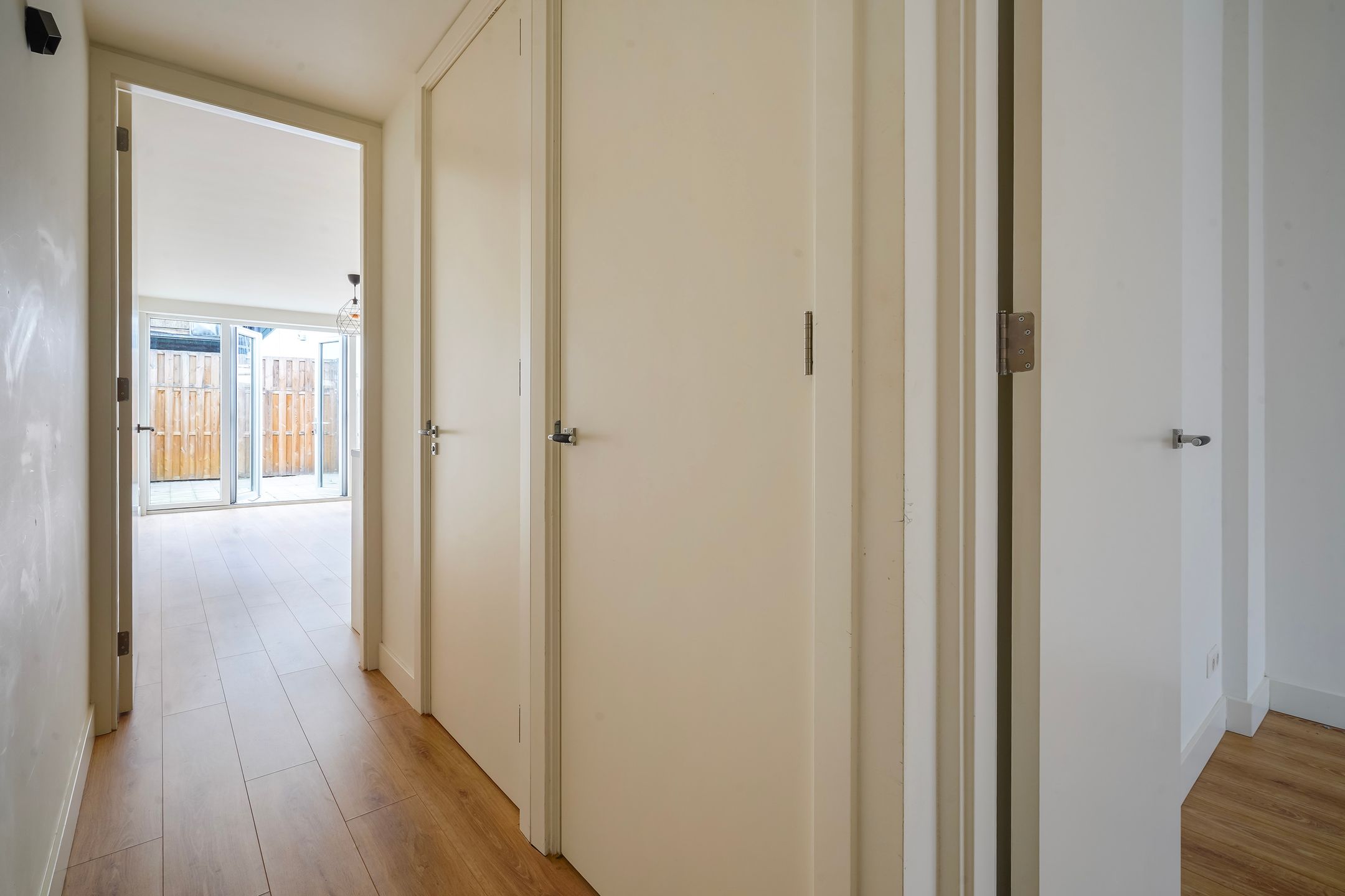 Photo 18 of Lyonnetstraat 9-D