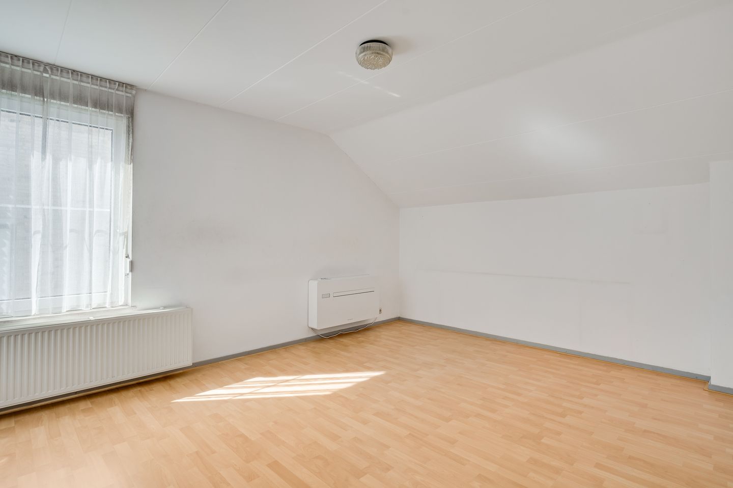 Foto 10 van Valkenburgerstraat 14