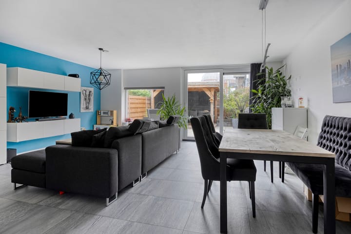 Foto 2 van Hoefsmid 9