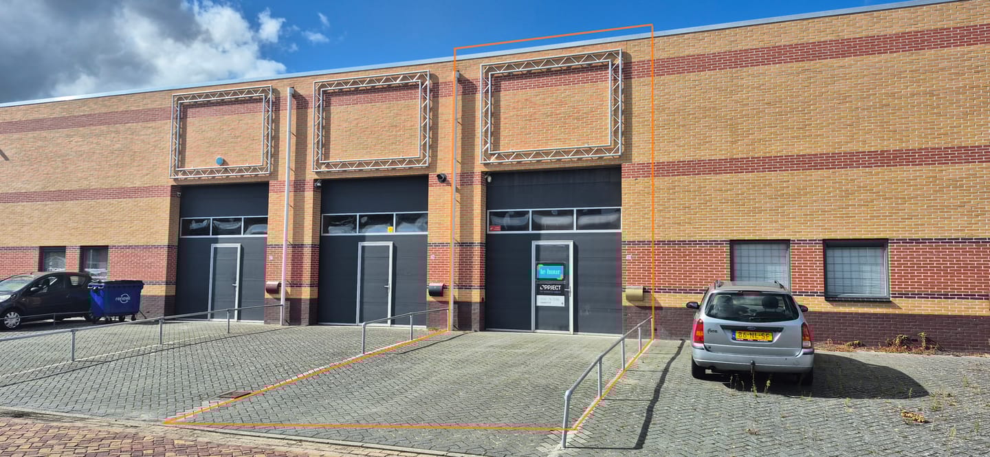 Bekijk foto 2 van J.C. van Markenstraat 31