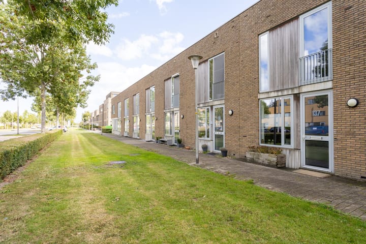 Photo 2 of Oostmeerlaan 137