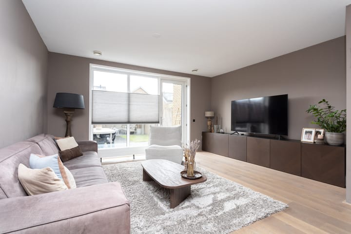 Photo 8 of Oostmeerlaan 137