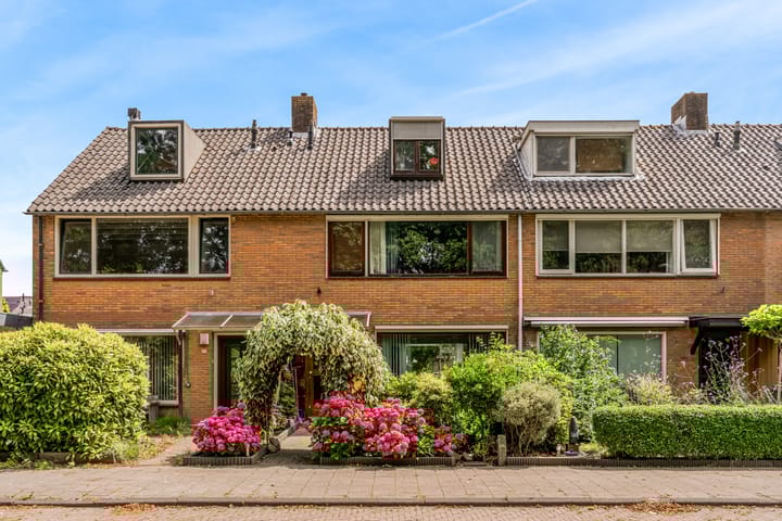 Photo 2 of Marsstraat 8