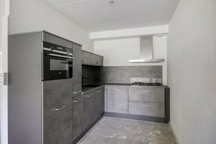 Photo 3 of Jennerstraat 50