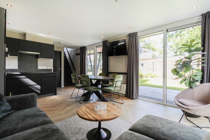 Photo 6 of van Haestrechtstraat 24-298