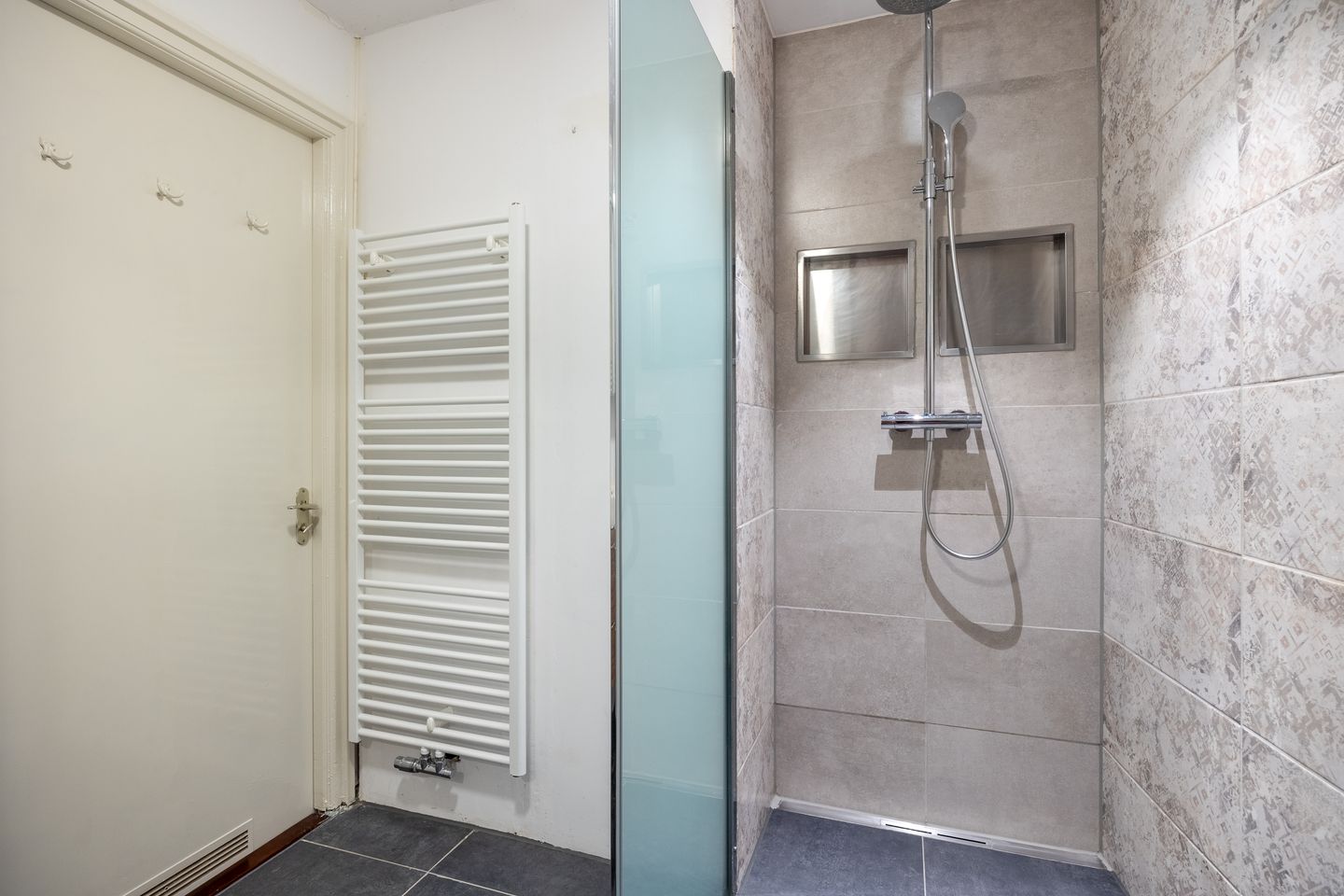 Photo 35 of Ferdinand Bolstraat 61