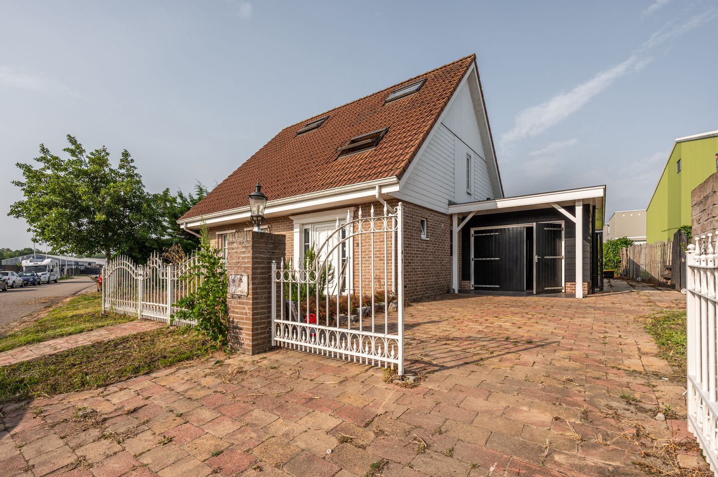 View photo 2 of De Roterij 27