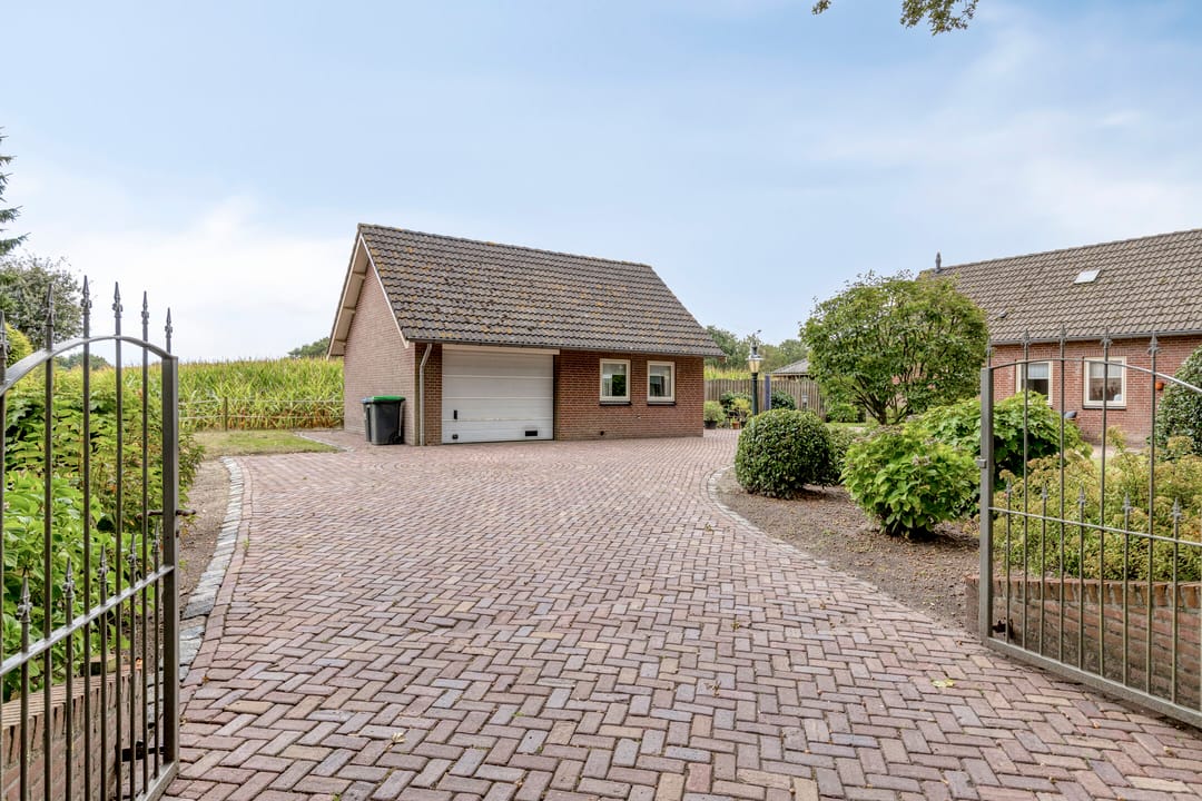 Foto 2 van Steeuwichtweg 28