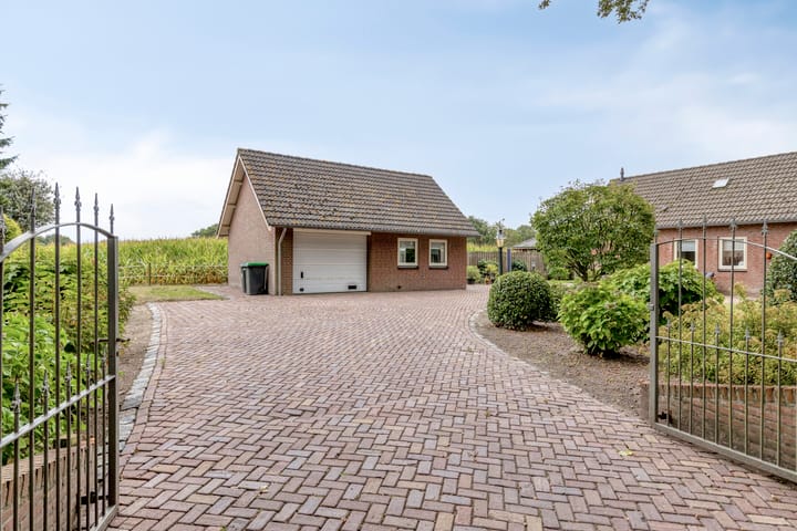 Foto 2 van Steeuwichtweg 28