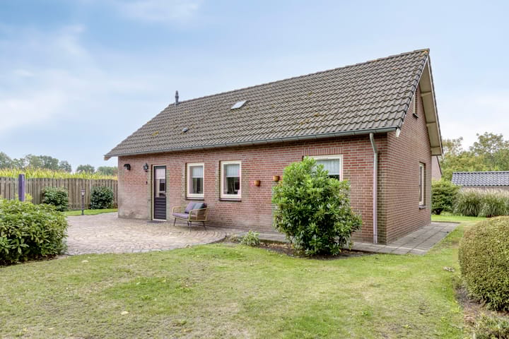 Foto 3 van Steeuwichtweg 28