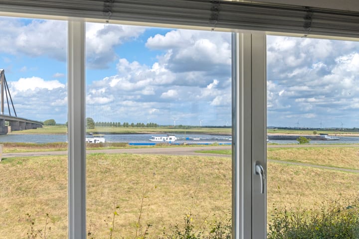 Foto 10 van Waalbandijk 109-C