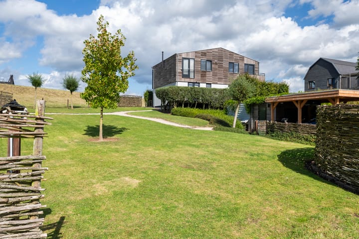 Foto 45 van Waalbandijk 109-C