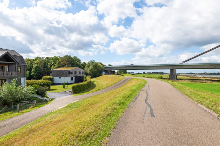 Foto 49 van Waalbandijk 109-C