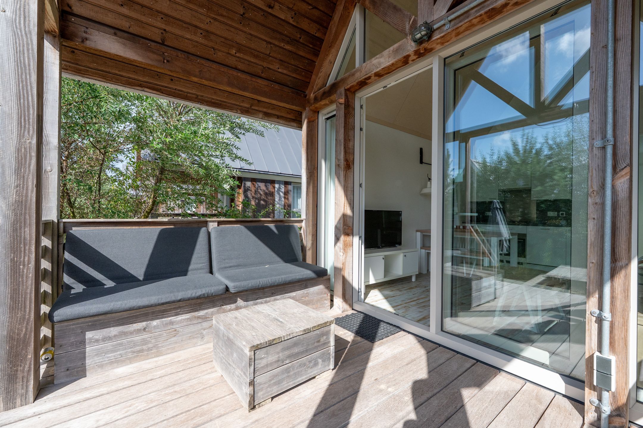 Photo 6 of Zeedijk 24-011