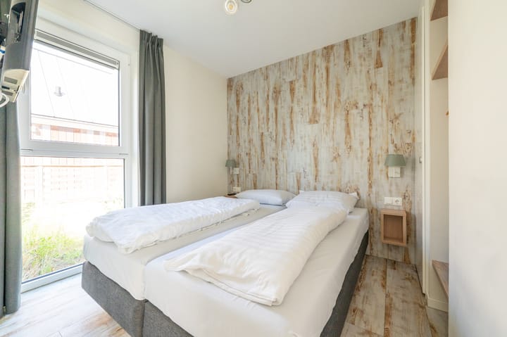 Photo 14 of Zeedijk 24-011