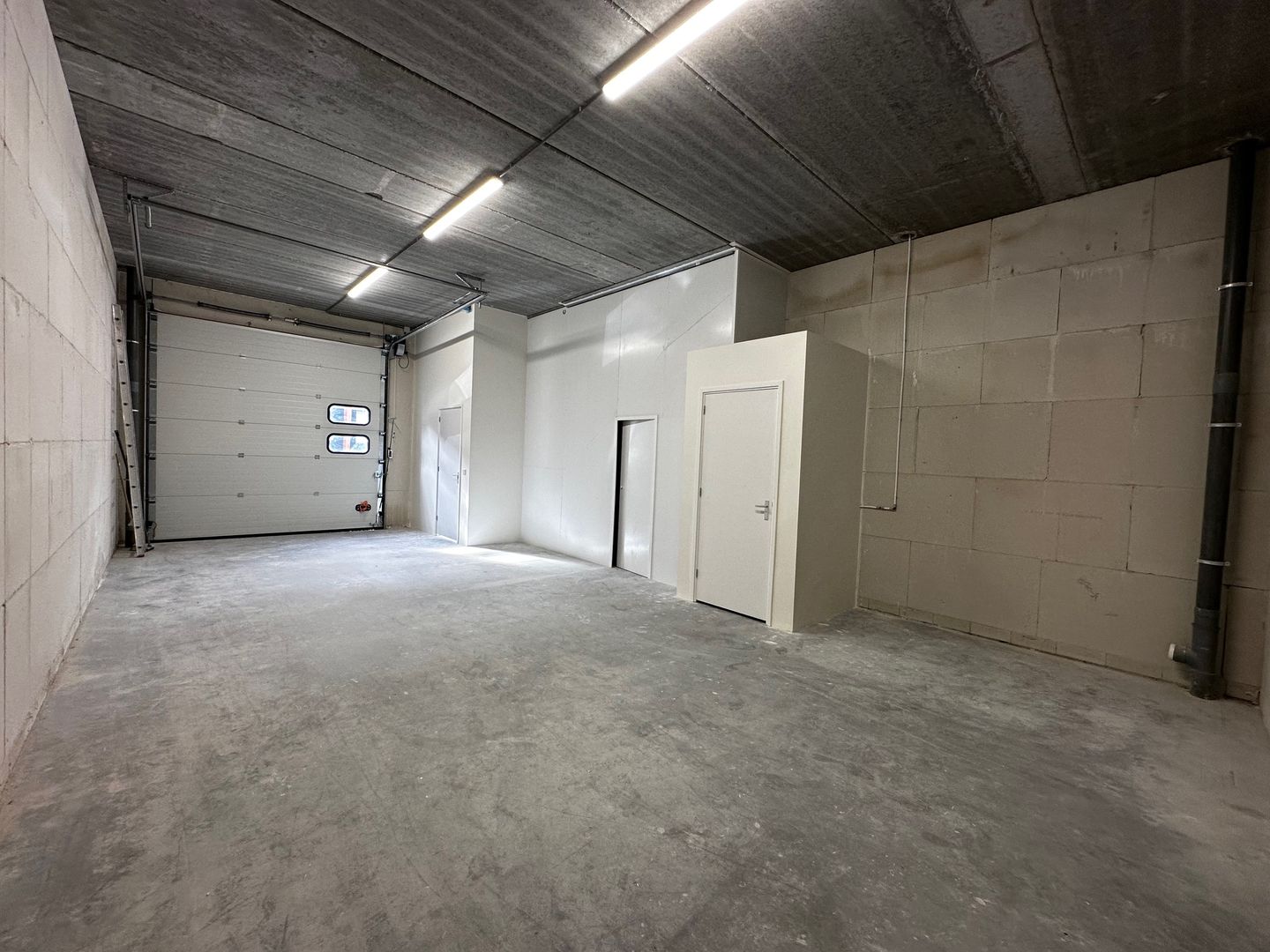 View photo 4 of Industrieweg 12-R
