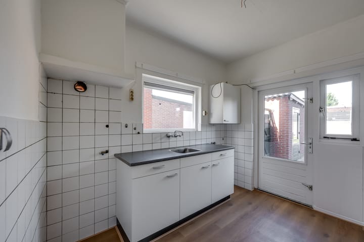 Photo 12 of Veldstraat 8