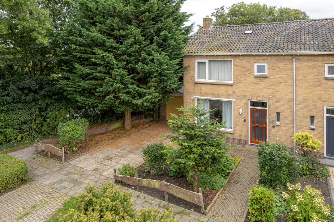 Photo 2 of Mr G Schotstraat 2