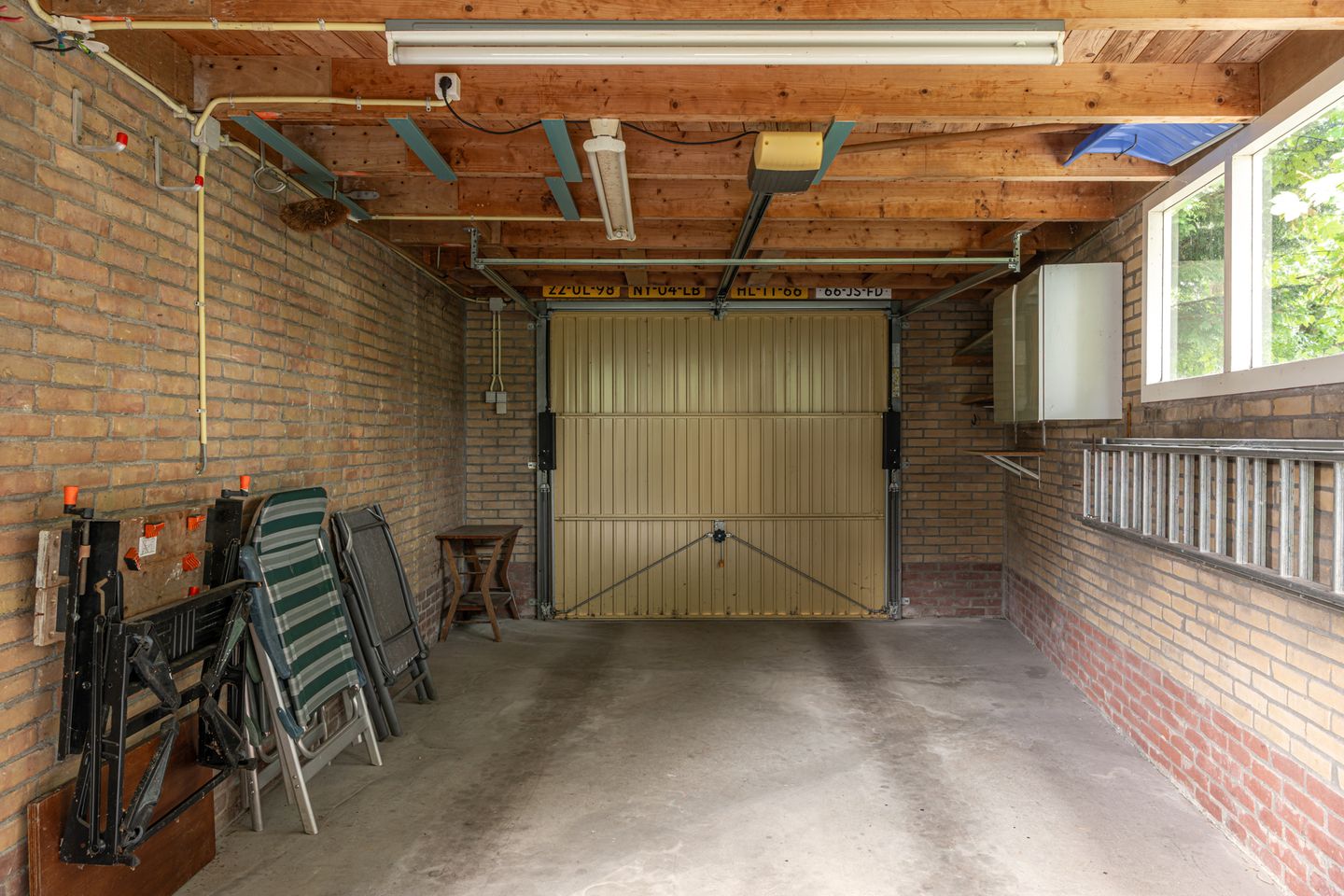Photo 35 of Mr G Schotstraat 2