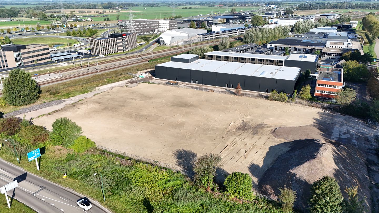 View photo 2 of Merwedeweg