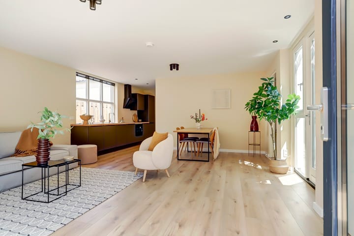 Photo 4 of Julianastraat 15-A