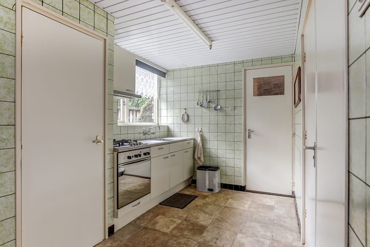 Photo 10 of Kanaalstraat 25