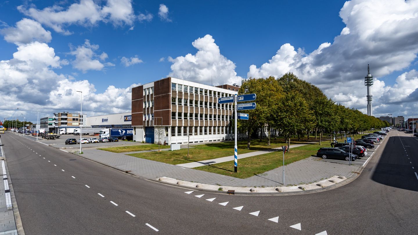 Bekijk foto 1 van Van Weerden Poelmanweg 25-31