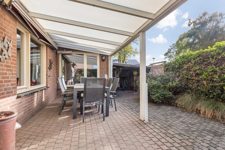 Foto 30 van van Lommstraat 9