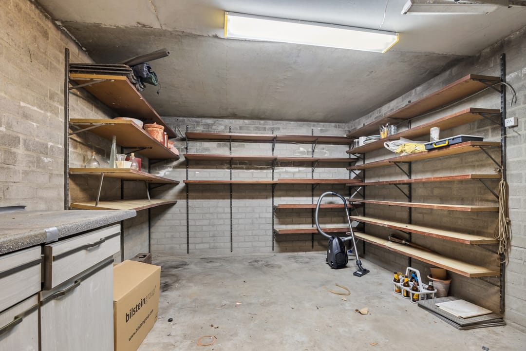 Photo 32 of van Lommstraat 9