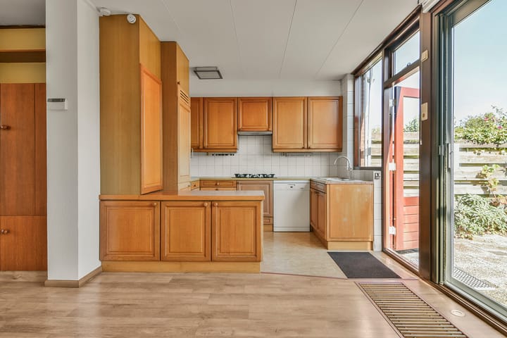 Photo 12 of Heerhugowaardstraat 9