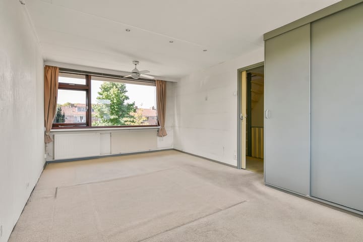 Photo 18 of Heerhugowaardstraat 9