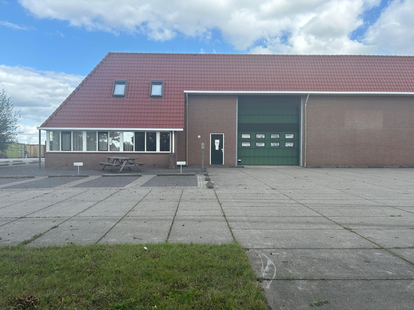 View photo 2 of Bredeweg 4