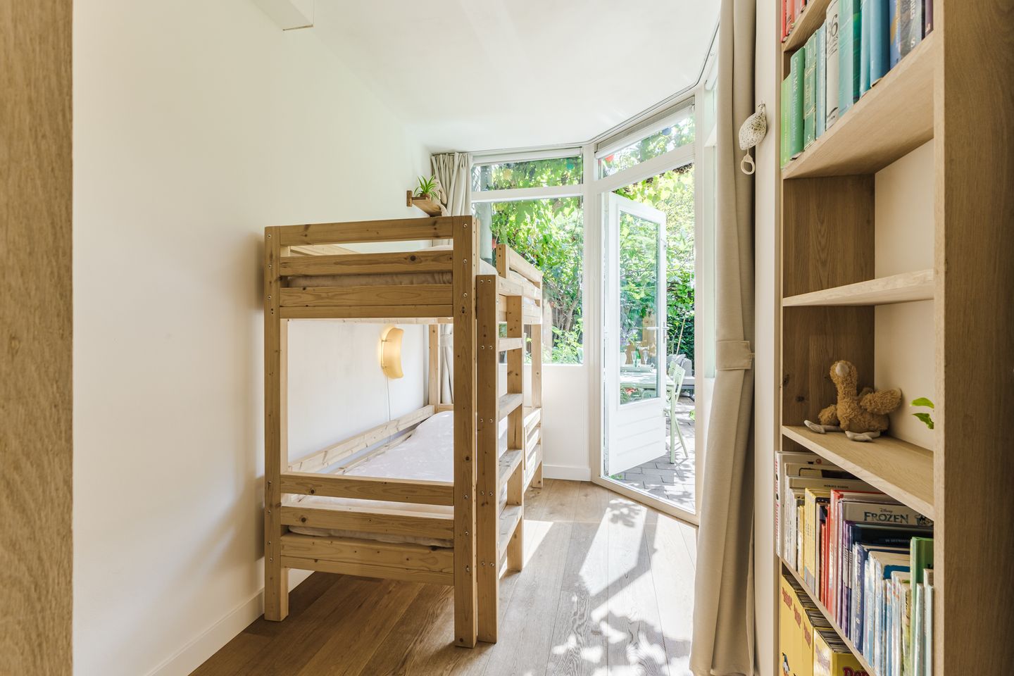 Foto 14 van Madelievenstraat 2-A