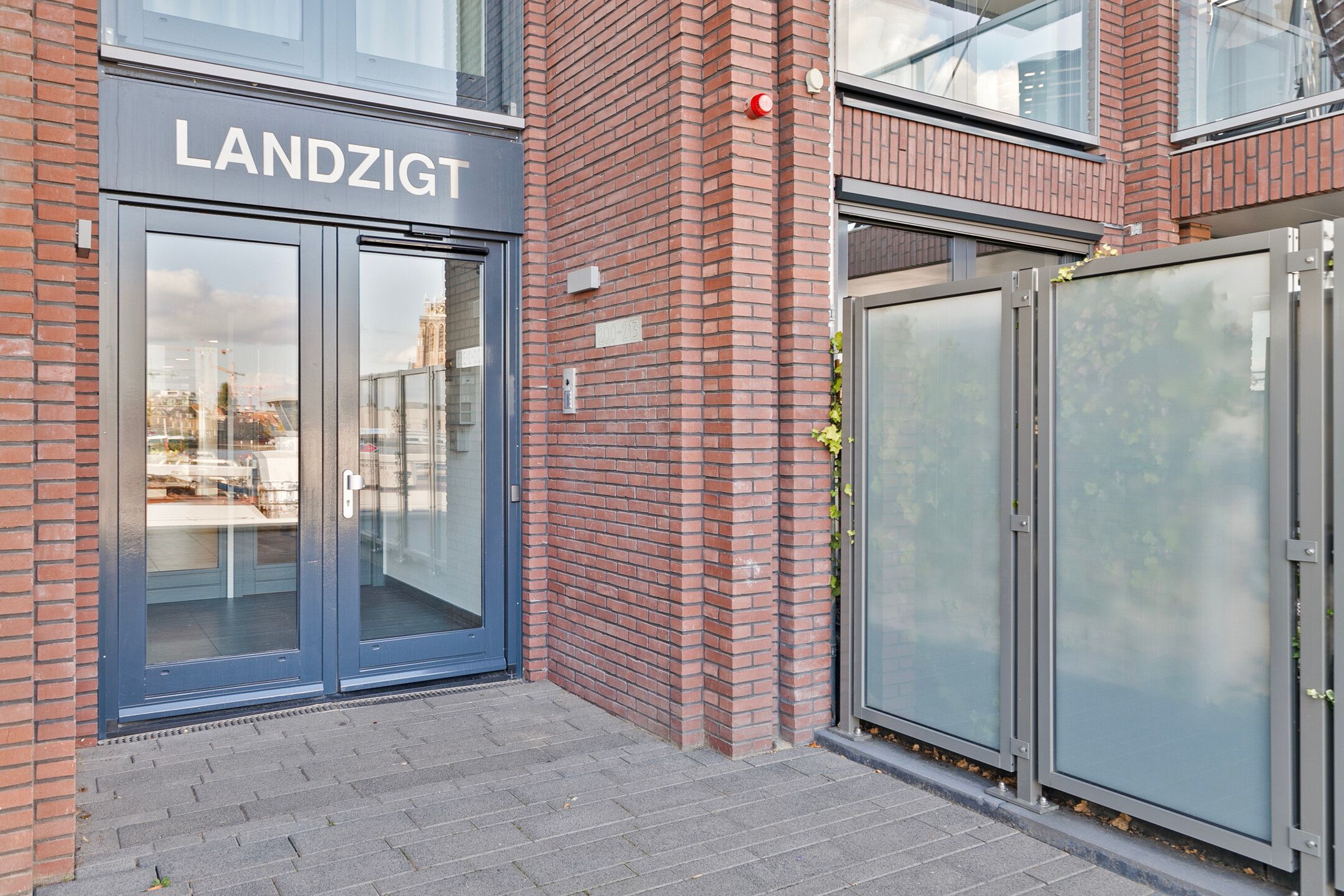 Photo 6 of Euryzakade 204
