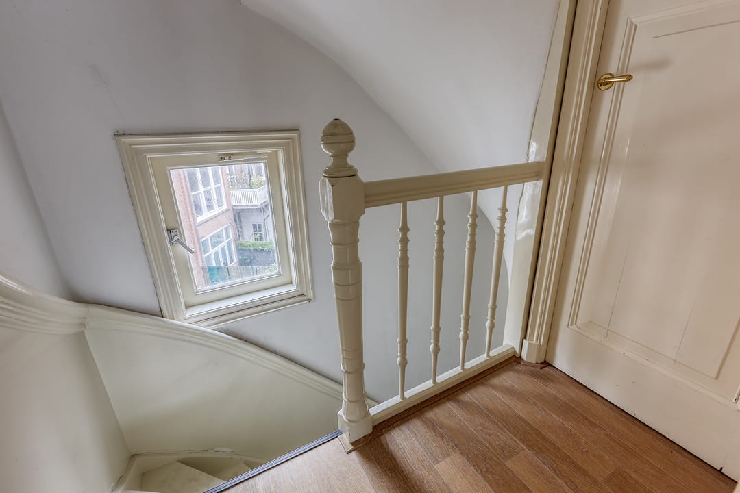 Photo 31 of Nicolaïstraat 44