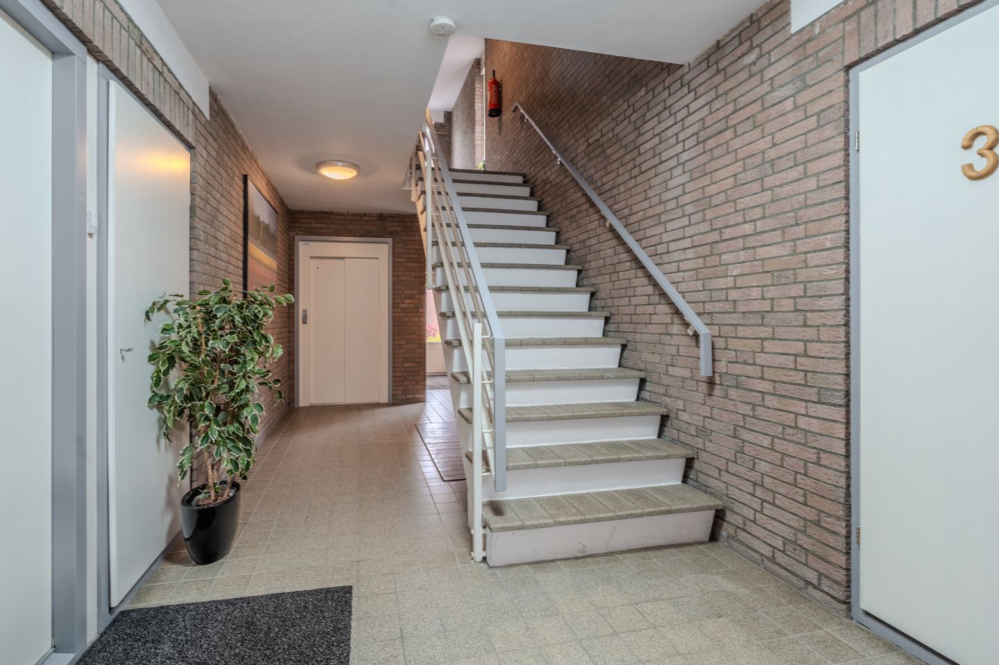 Photo 10 of Nassaustraat 41-B