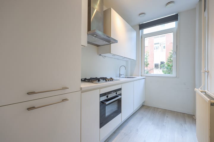 Photo 2 of Tweede Atjehstraat 34-1