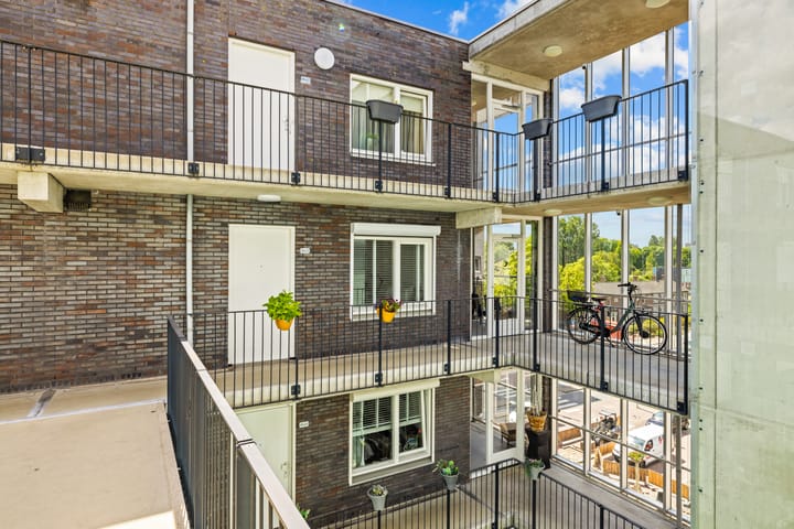 Photo 24 of Osdorper Ban 90-A32