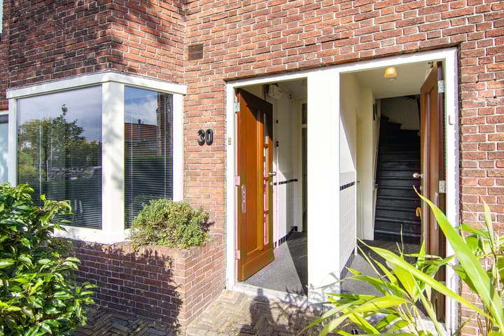 Photo 2 of Brakenburghstraat 30