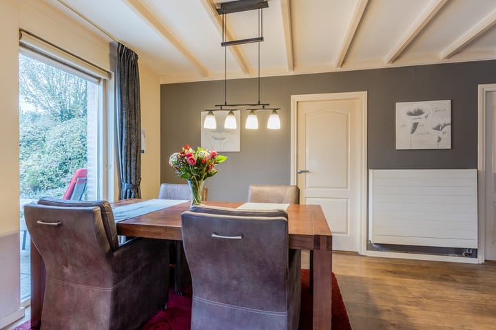 Foto 19 van Pastoor Ermenstraat 1