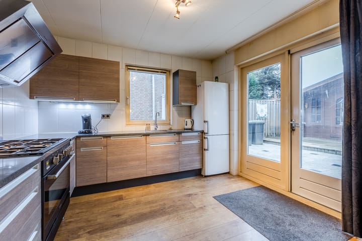 Foto 20 van Pastoor Ermenstraat 1