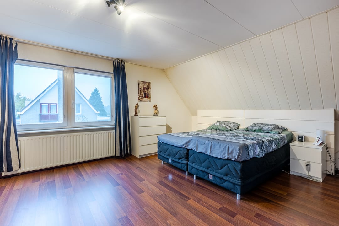 Foto 31 van Pastoor Ermenstraat 1